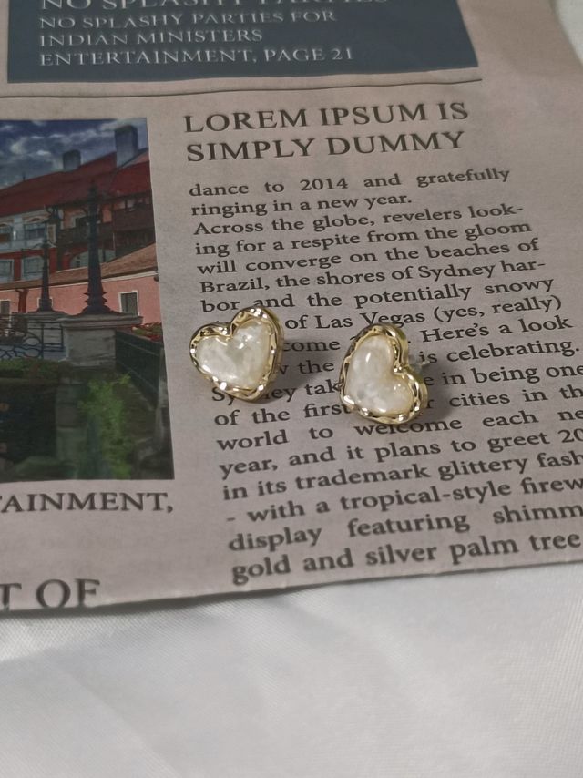 我的私藏配饰🔗细闪贝壳碎片爱心耳钉