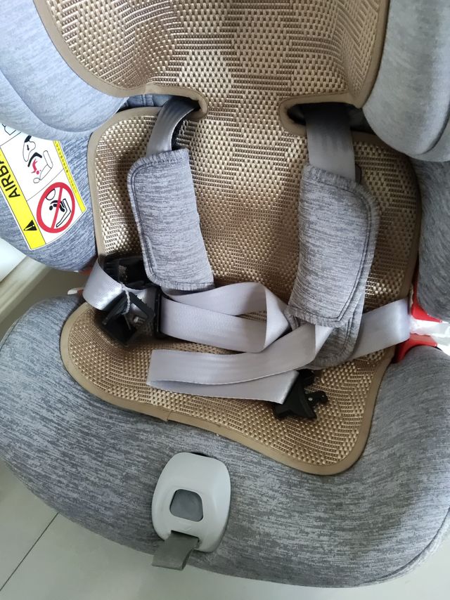 每个小孩都需要的儿童座椅：qborn