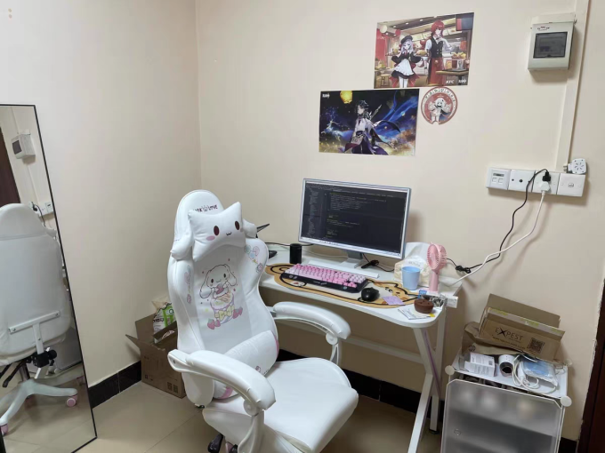 电脑桌