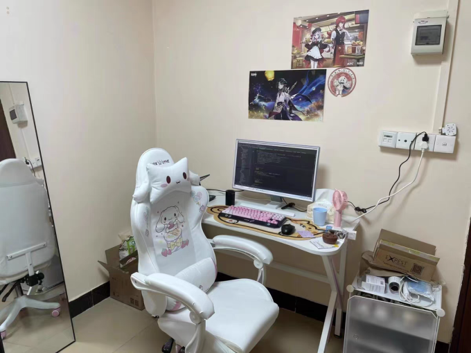电脑桌