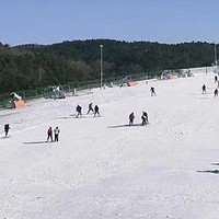 初学者指南！滑雪小白要准备哪些装备？哪些必买哪些可不买？滑雪服怎么挑？