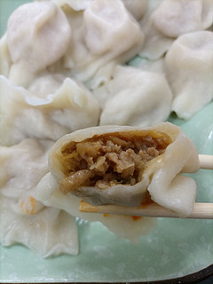 🥟这么好吃的酸菜饺子我直接一口两个