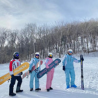 冬天就是户外滑雪爱好者天下，让你轻松滑行