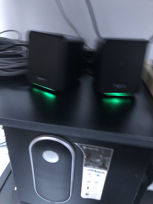 外观设计漂亮，音箱声音好听，效果一流，卖