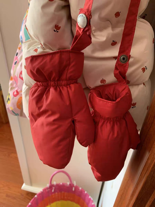 颜色很正很暖和的儿童手套