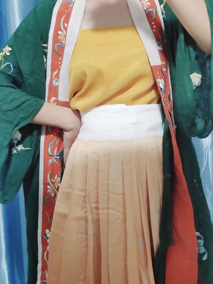 池夏汉服