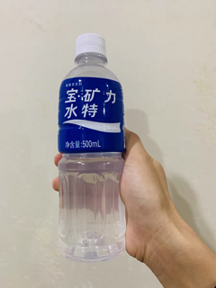 十分解渴补水的电解质水