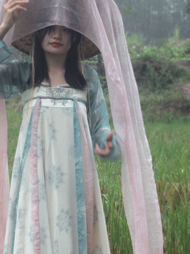 这样穿整个人有种农村信用社的美（土）