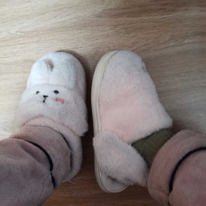 女式拖鞋