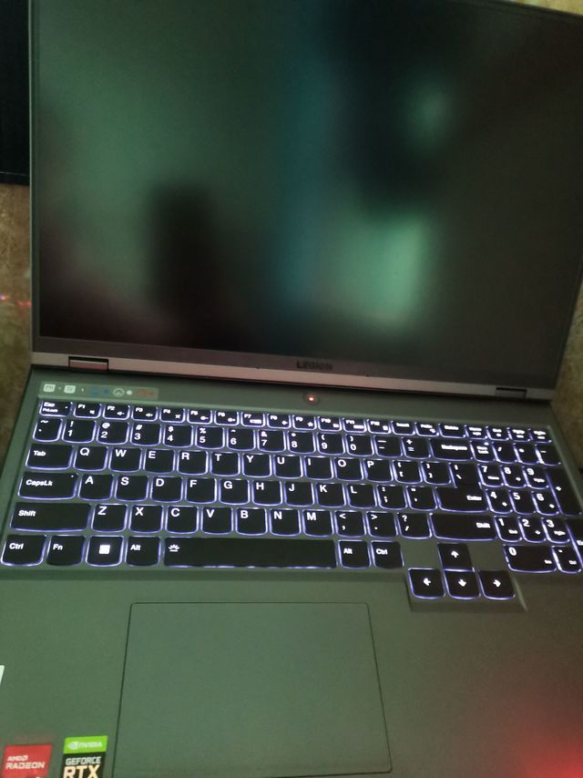 屏幕很大方便携带。