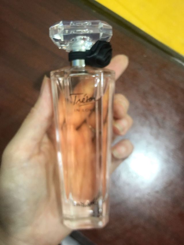 挺香的,刚喷出来的时候有酒精味道,后续的