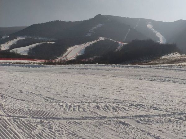 鳌山滑雪场体验