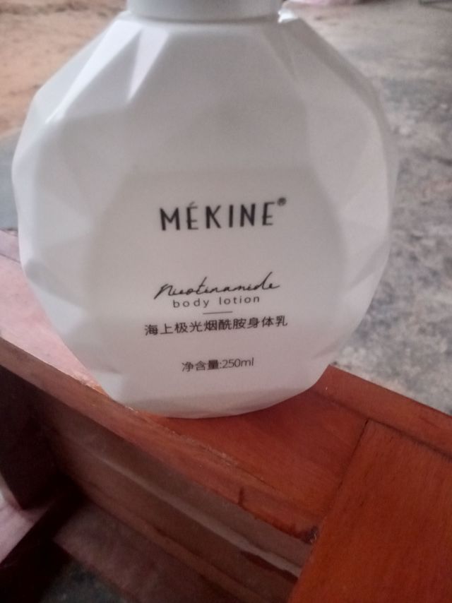 没有哪个美女是不喜欢香香的吧！