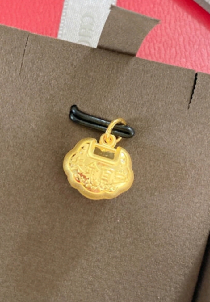 周大生黄金首饰