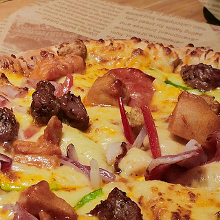 这个全肉pizza真是爱吃肉人的福音