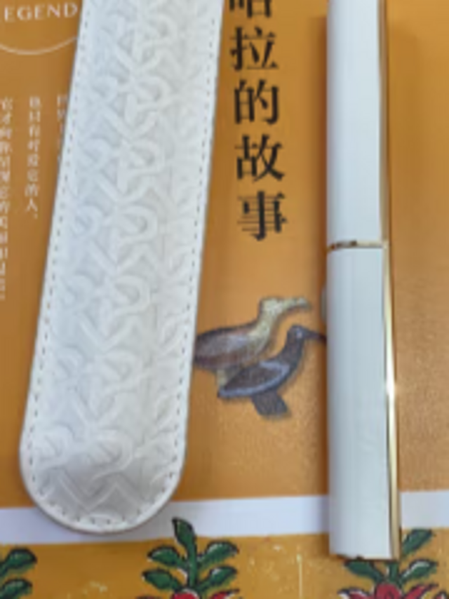 颜色非常美包装精致的口红