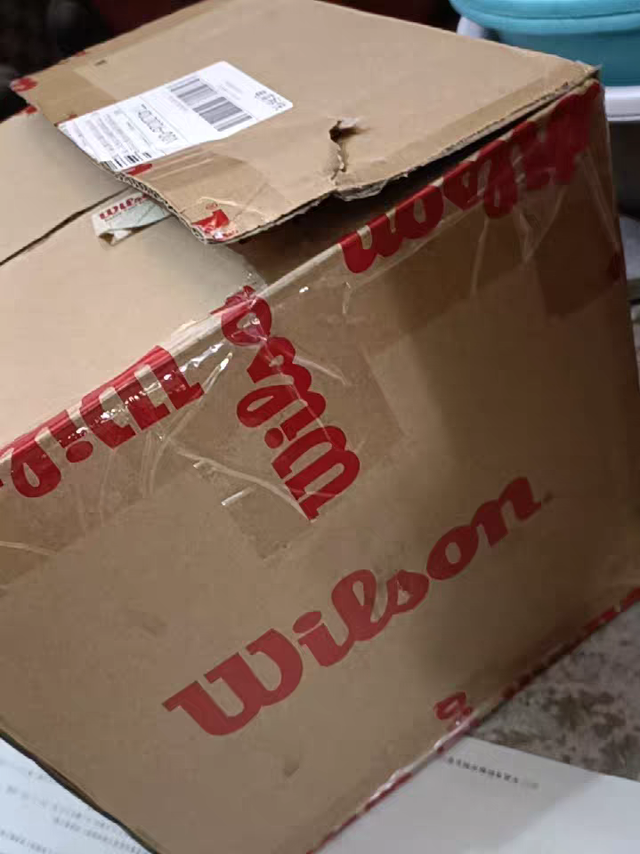 包装靠谱，赠品实用，篮球正主也是非常好，