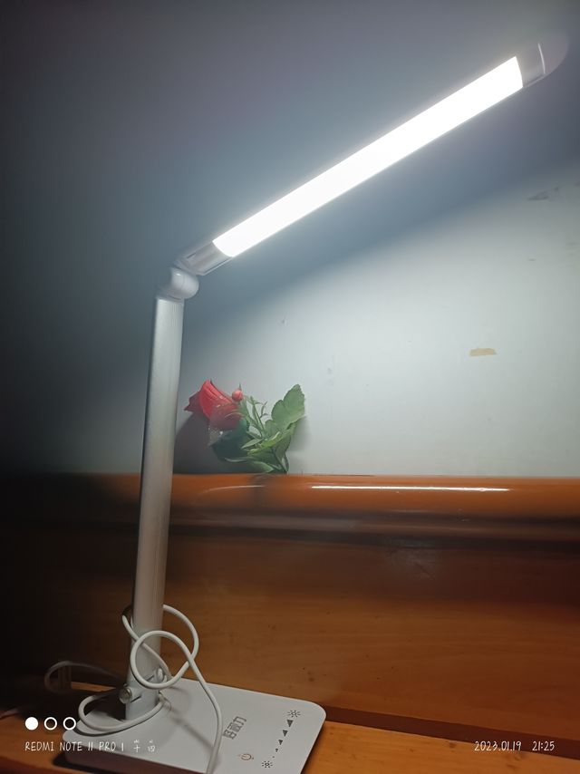 好看耐用节能的护眼小台灯