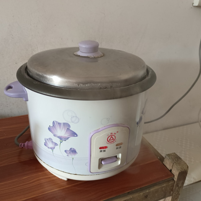 三角牌电饭煲