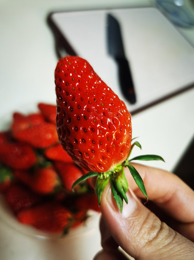 恬嘉果业草莓