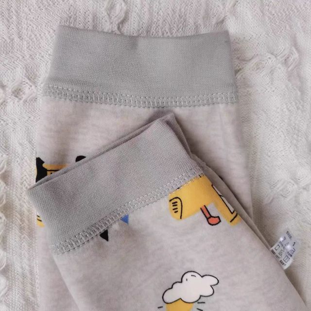 给宝宝买的家居服保暖裤！