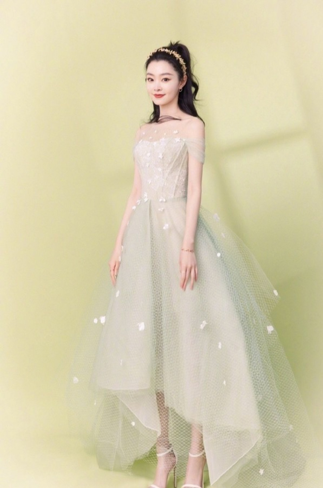 马凡舒中国传统礼服太惊艳!宋祖儿阿兰竟然穿了盖娅传说!