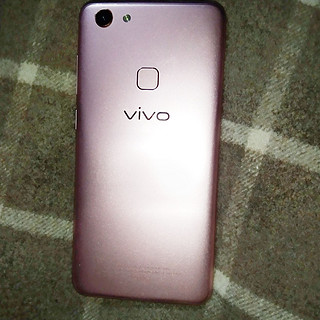 使用了好久的手机vivo y75A