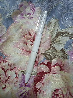 一只特别好用的高颜值中性笔