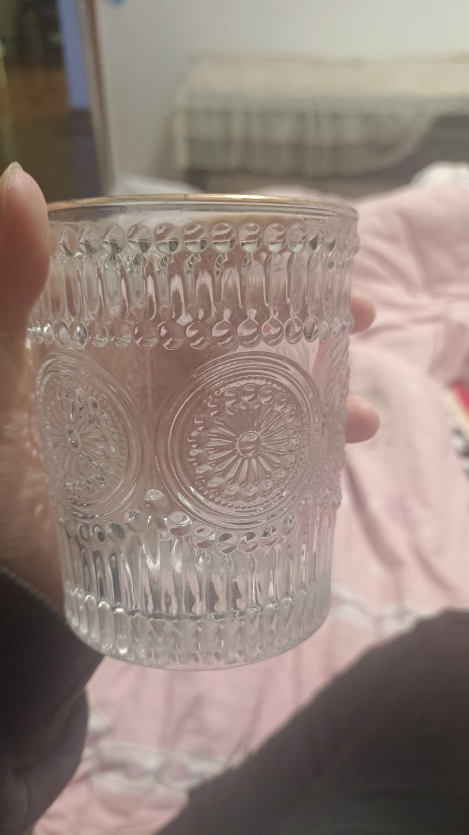 玻璃杯