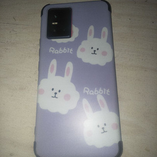 今年是兔年，我买了兔年的可爱手机壳