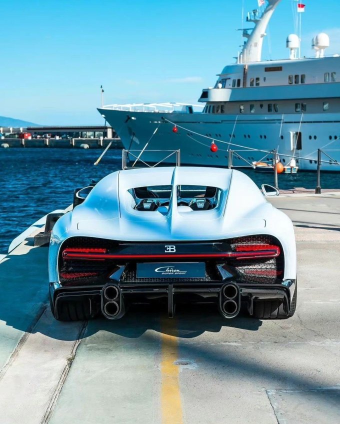 布加迪威龙跑车