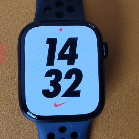 Nike款Apple Watch S7开箱，充电方式非常奇葩