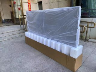 给爸妈全款拿下了人生中第一台100寸大电视