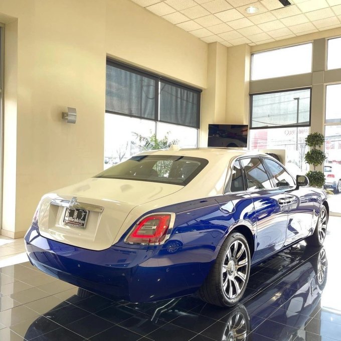 劳斯莱斯轿车怎么样 劳斯莱斯古思特rolls-royce ghost双拼色_什么