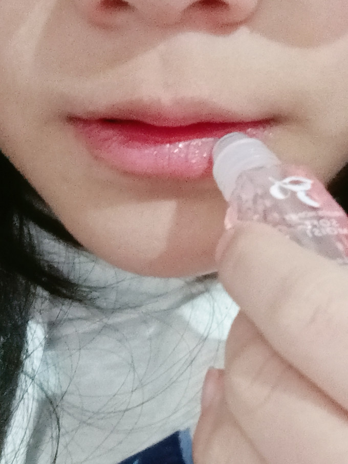 蕾琪润唇膏