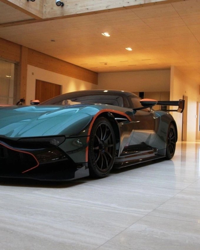 阿斯顿·马丁跑车怎么样 阿斯顿马丁vulcan amr pro"火神"_什么值得买