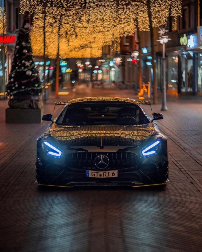 奔驰mercedesamggtr这涂装有点帅了