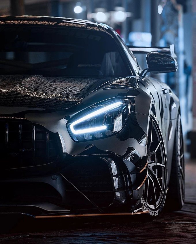 奔驰mercedesamggtr这涂装有点帅了