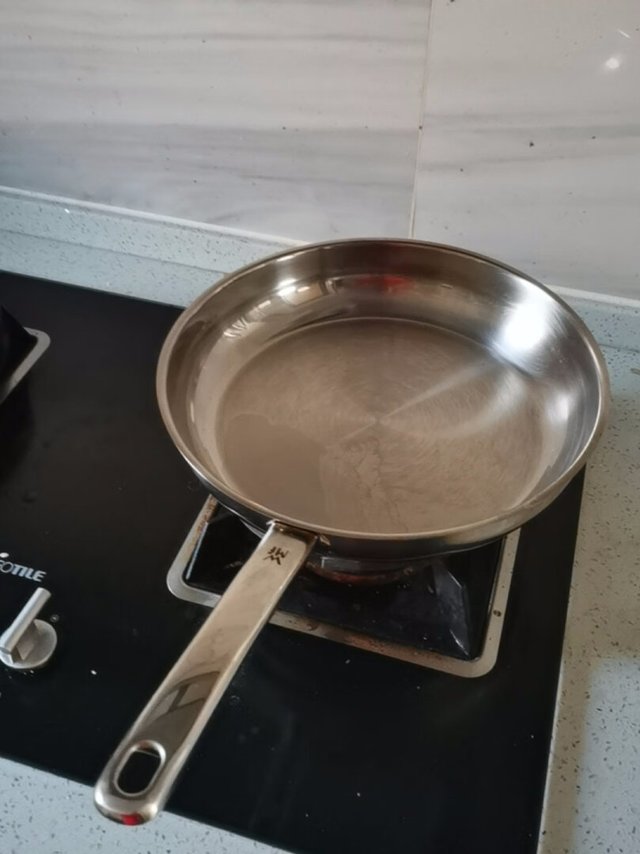 总体挺好的，特价买的一个锅还不到100，