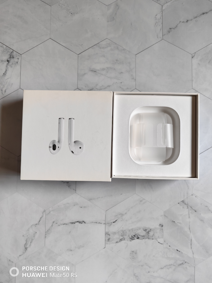 苹果蓝牙耳机怎么样 神了 airpods包装盒里竟然有价值149元的线_什么