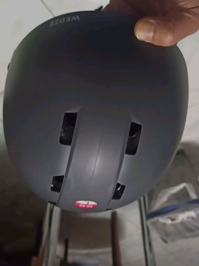 性价比高的迪卡侬滑雪盔