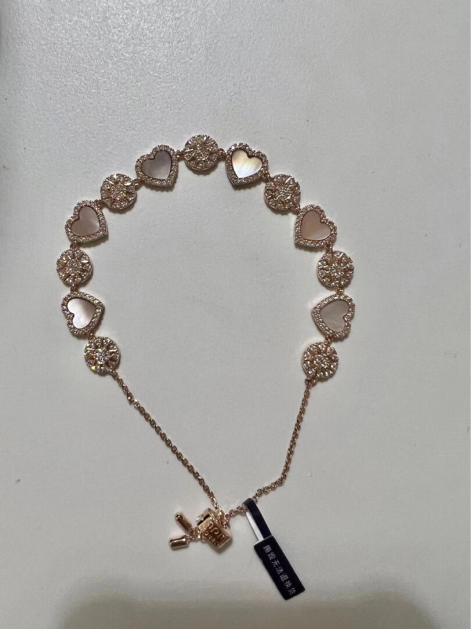 apm monaco时尚手镯/手链/脚链怎么样 打开一层又一层包装,感觉玩了一