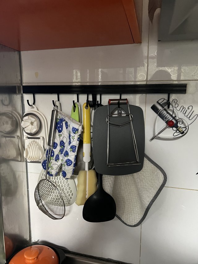 厨房收纳好物不占地方的小挂钩