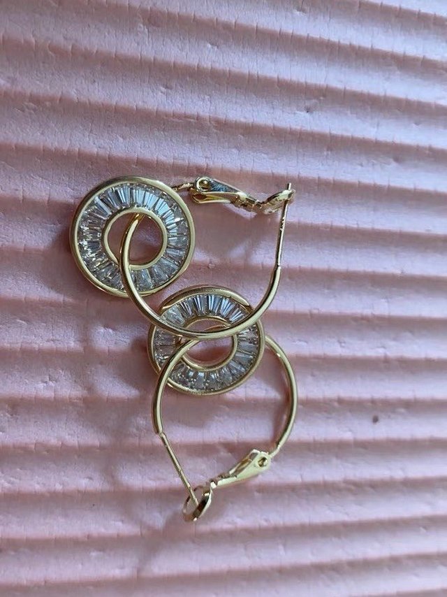 圆圈耳环时尚百搭