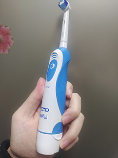 这款电动牙刷真的太好用了，牙齿立马变干净