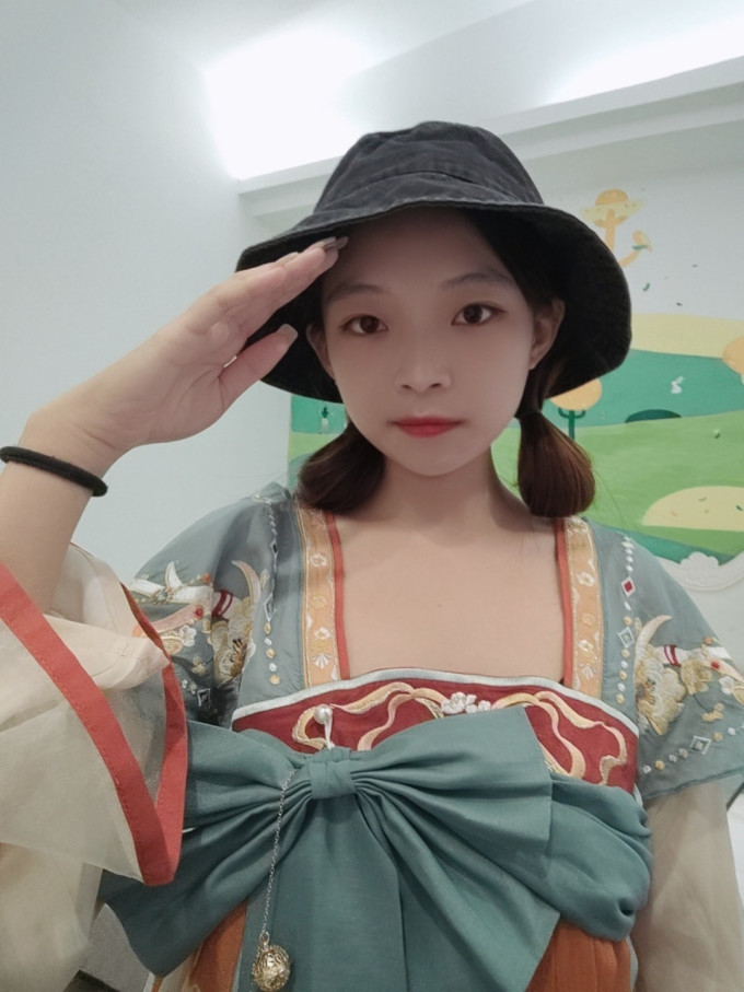 十三余汉服