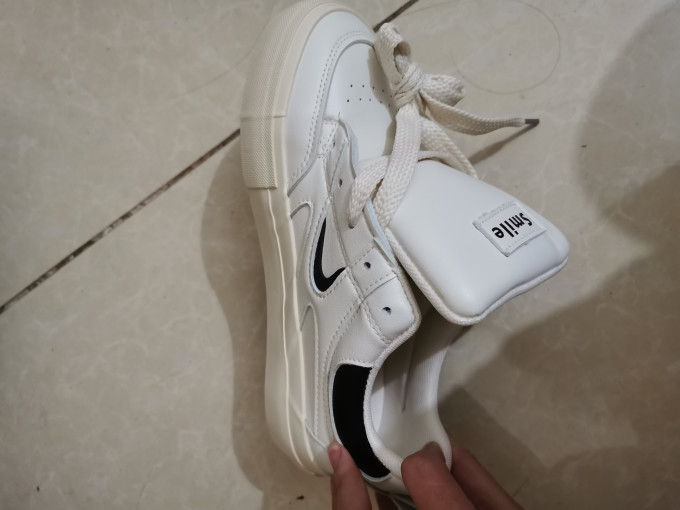 运动板鞋