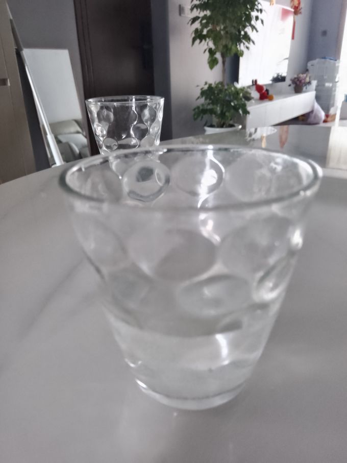玻璃杯