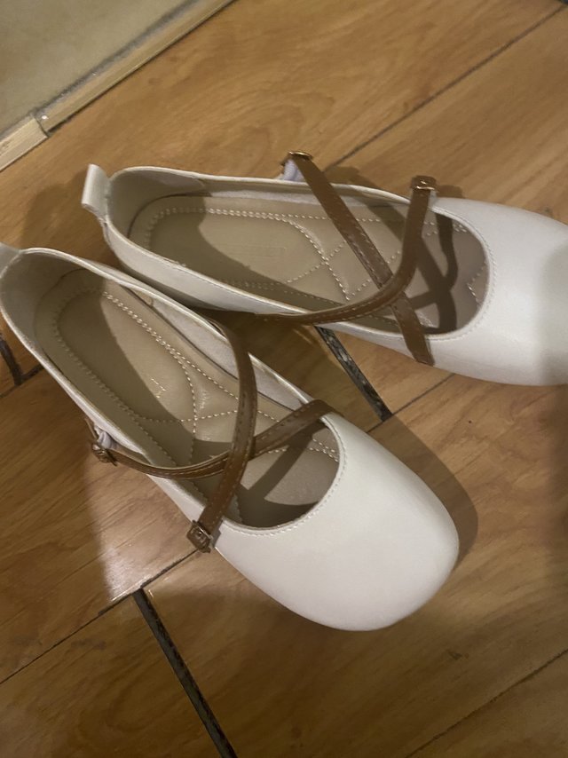 去旅游千万不要买这种软底鞋