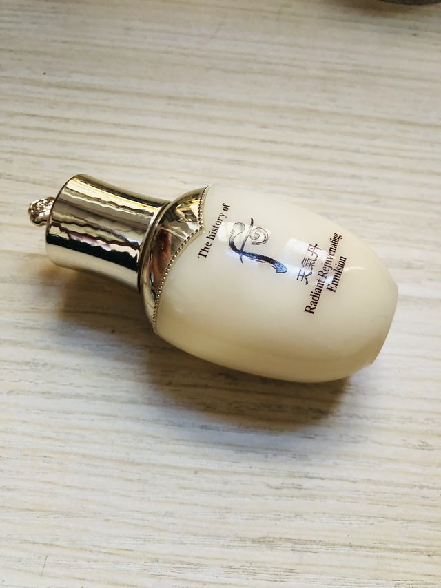 天气丹水乳小样盒装